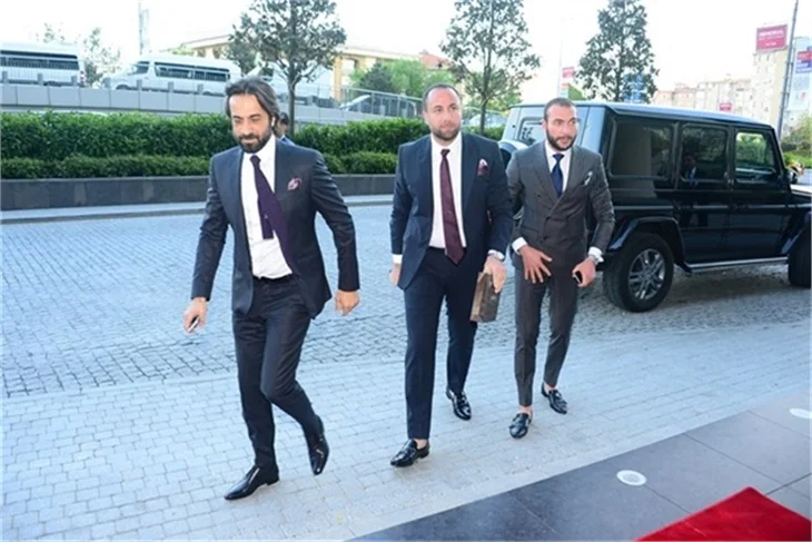 Selçuk Şahin'in düğününde şıklık yarışı!