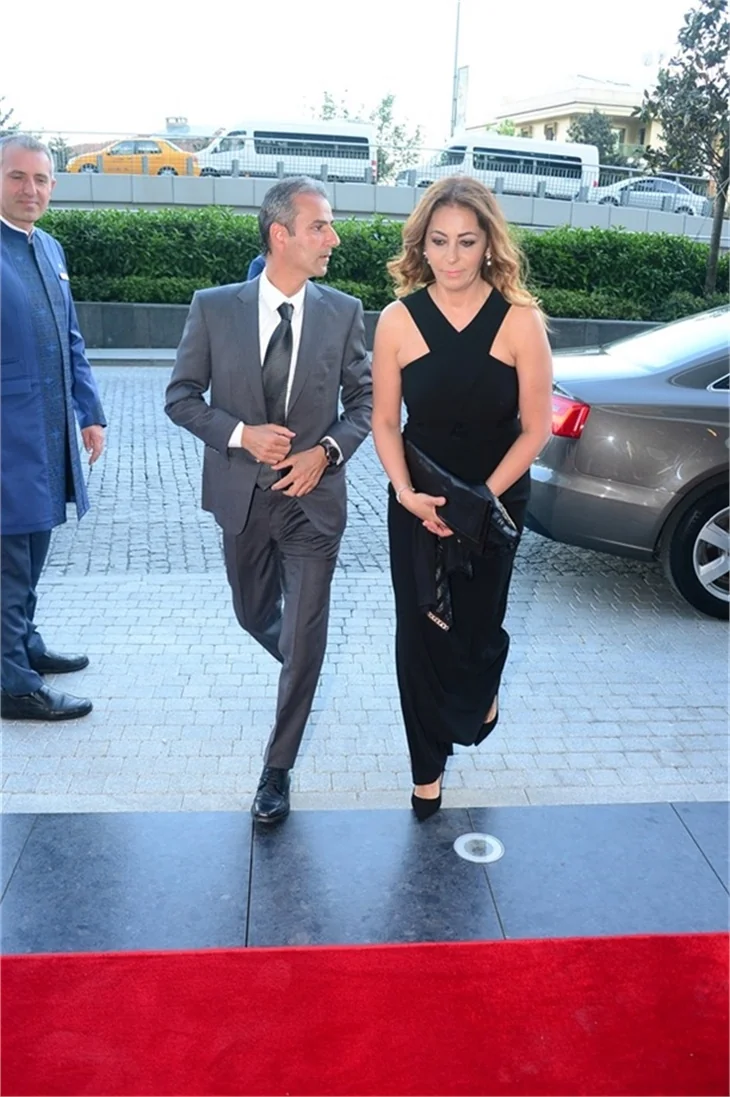 Selçuk Şahin'in düğününde şıklık yarışı!