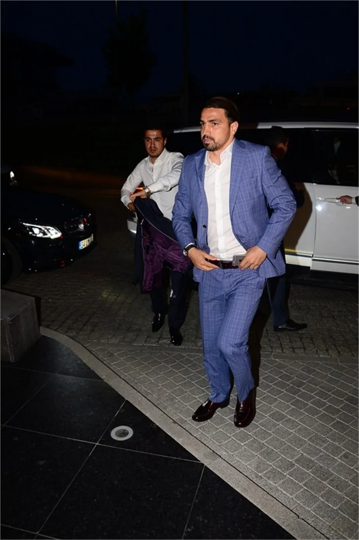 Selçuk Şahin'in düğününde şıklık yarışı!