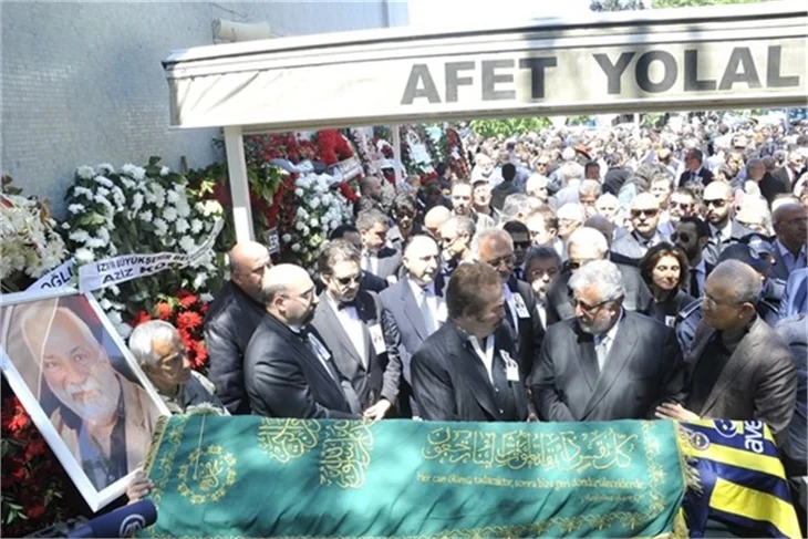Zeki Alasya gözyaşları içinde uğurlandı!