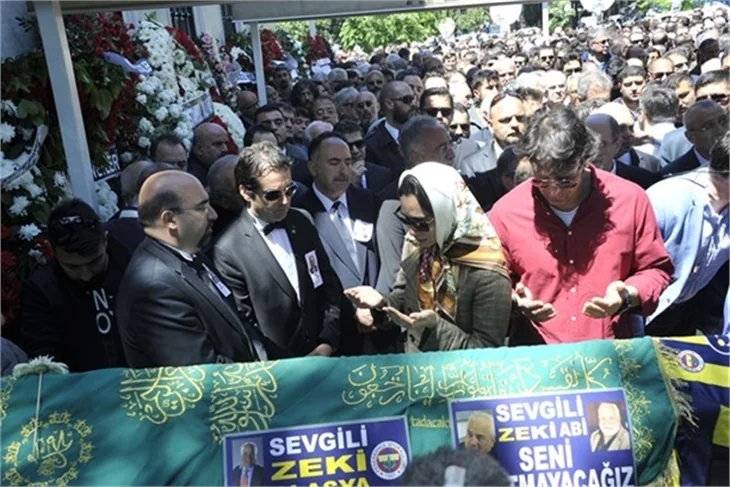 Zeki Alasya gözyaşları içinde uğurlandı!