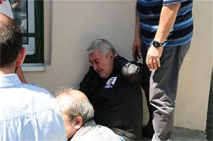 Zeki Alasya gözyaşları içinde uğurlandı!