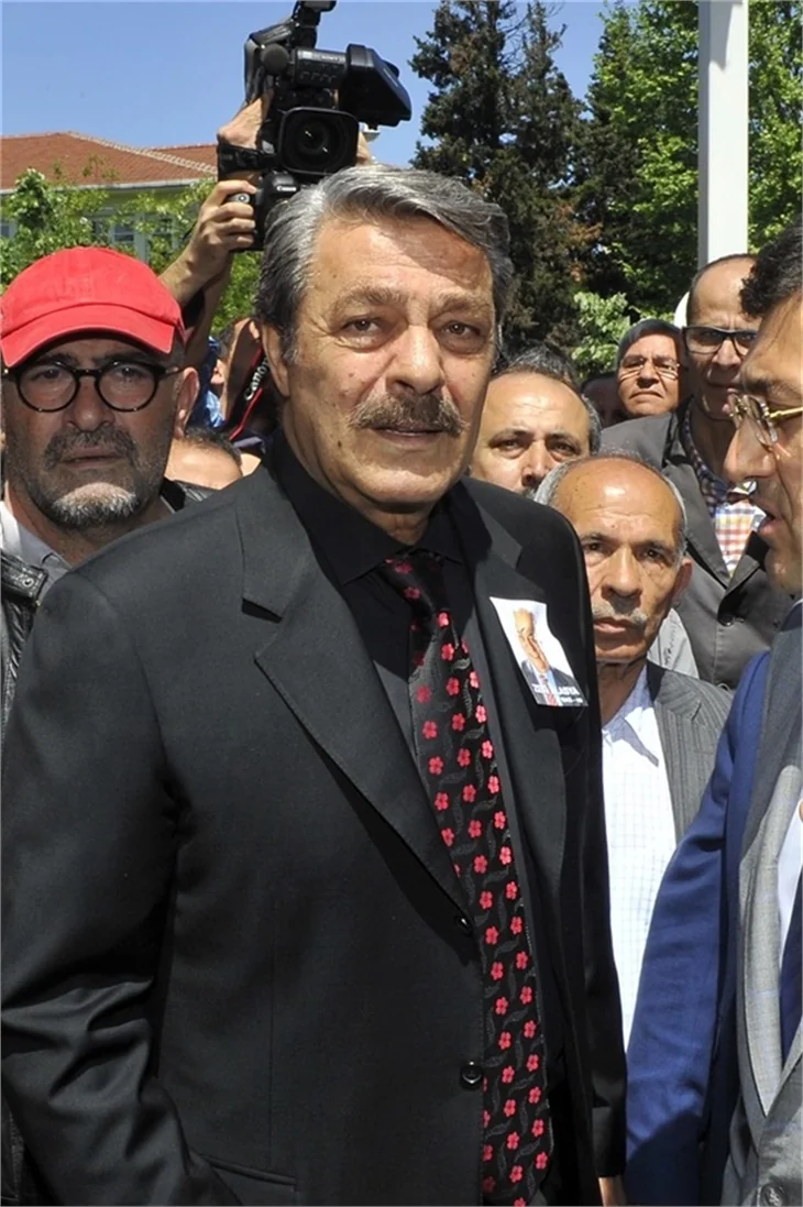 Zeki Alasya gözyaşları içinde uğurlandı!
