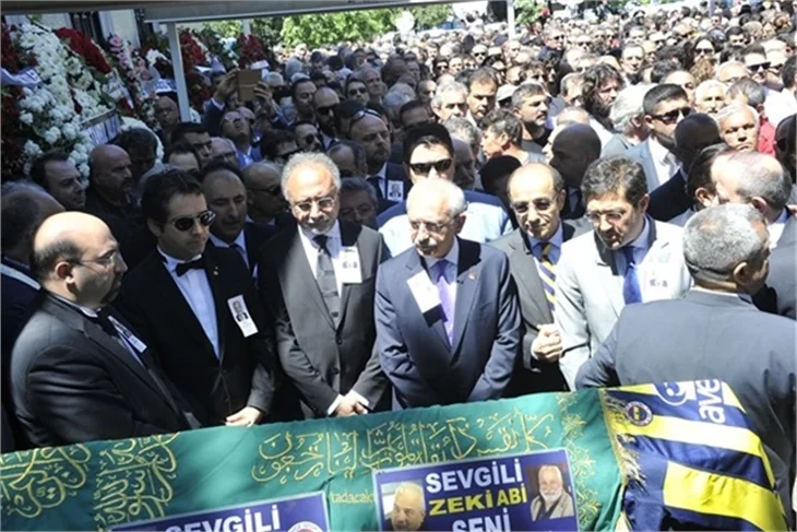 Zeki Alasya gözyaşları içinde uğurlandı!
