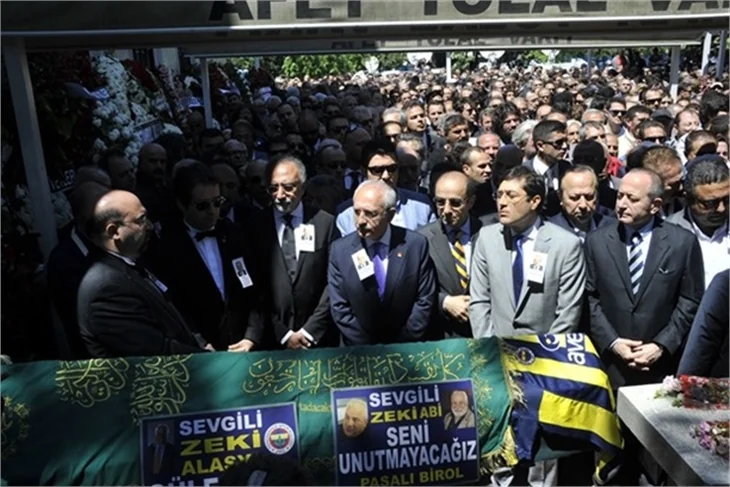 Zeki Alasya gözyaşları içinde uğurlandı!