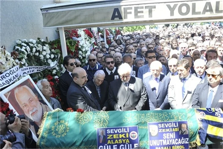 Zeki Alasya gözyaşları içinde uğurlandı!
