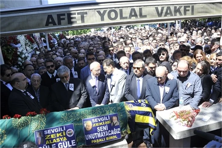 Zeki Alasya gözyaşları içinde uğurlandı!