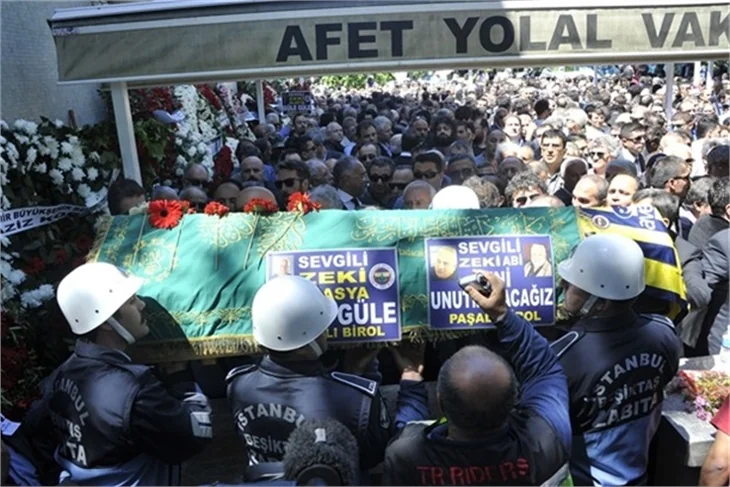 Zeki Alasya gözyaşları içinde uğurlandı!