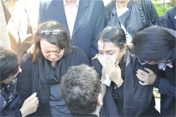 Zeki Alasya gözyaşları içinde uğurlandı!