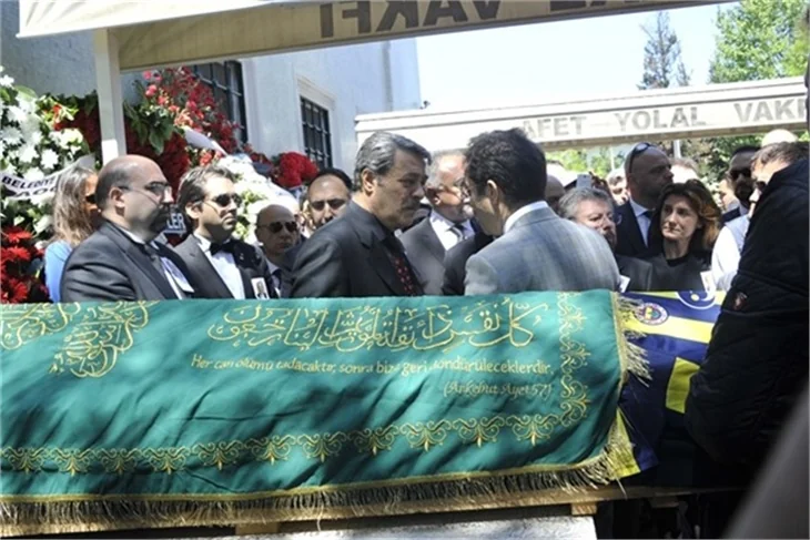 Zeki Alasya gözyaşları içinde uğurlandı!