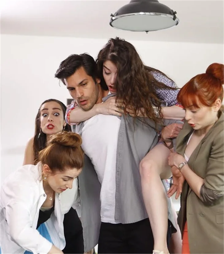 Kiraz Mevsimi 45. bölüm: Ayaz'dan romantik sürpriz!