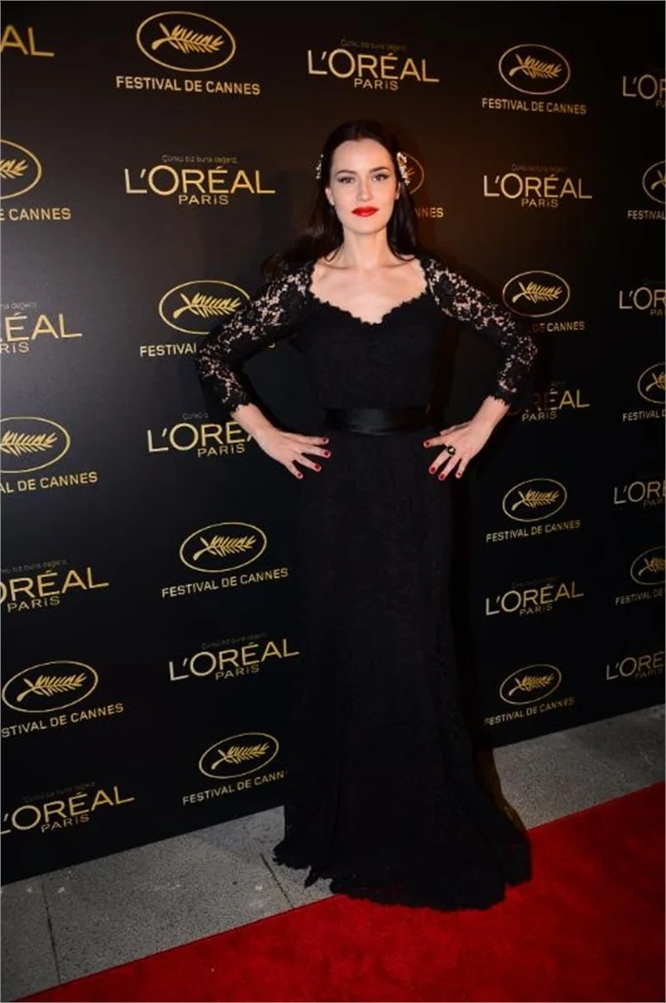 Ünlü güzellerin Cannes provası!