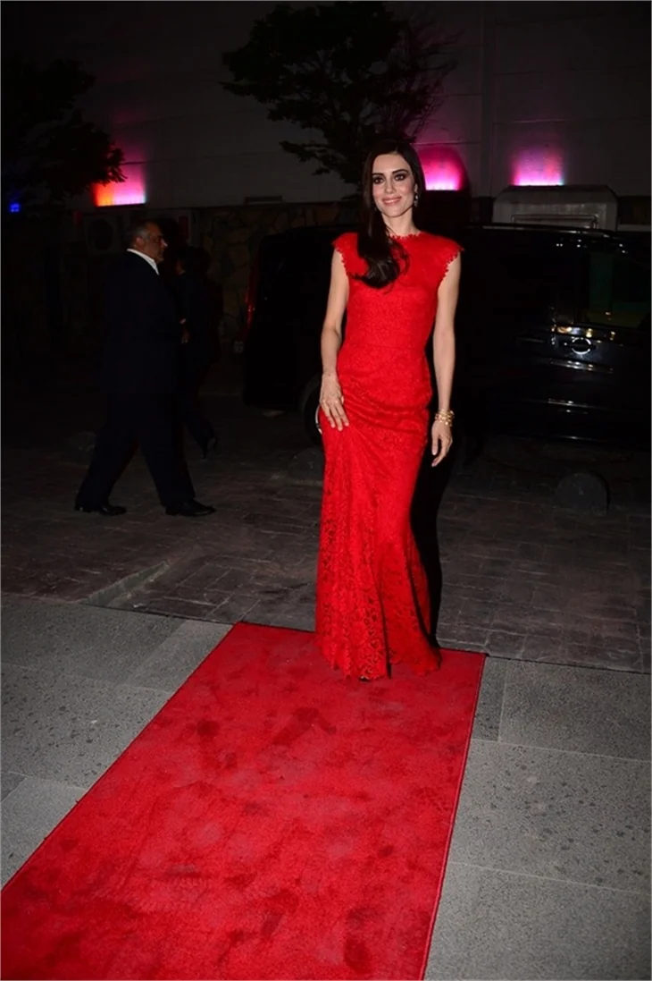 Ünlü güzellerin Cannes provası!