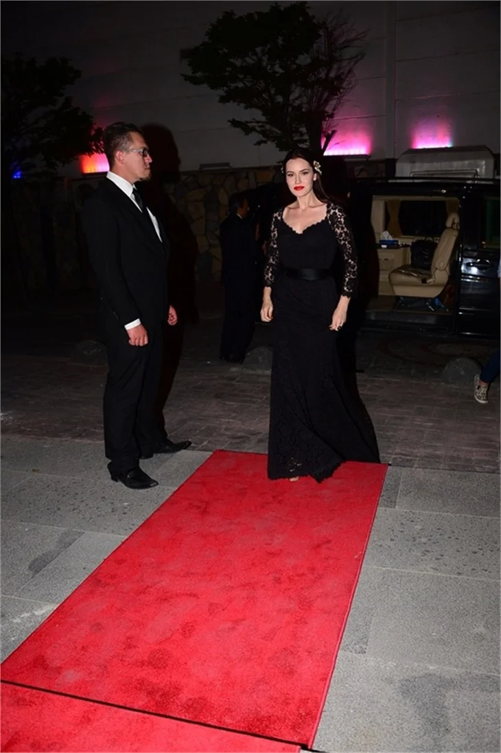 Ünlü güzellerin Cannes provası!
