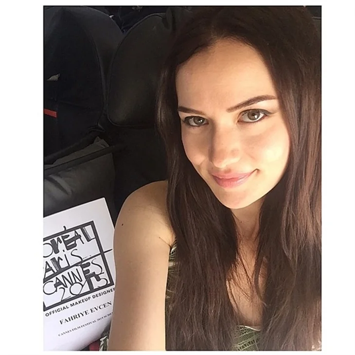 Azra Akın, Cansu Dere ve Fahriye Evcen Cannes'da!