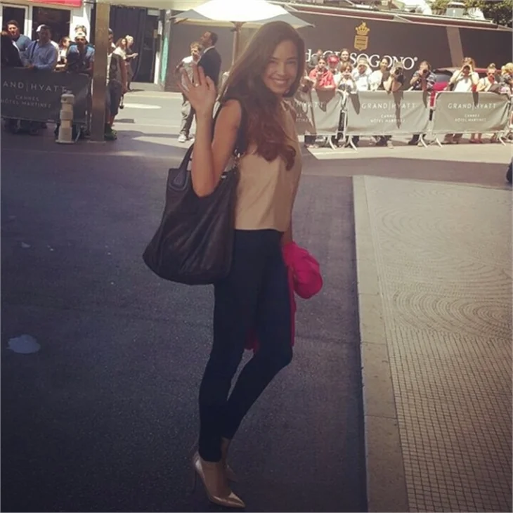 Azra Akın, Cansu Dere ve Fahriye Evcen Cannes'da!