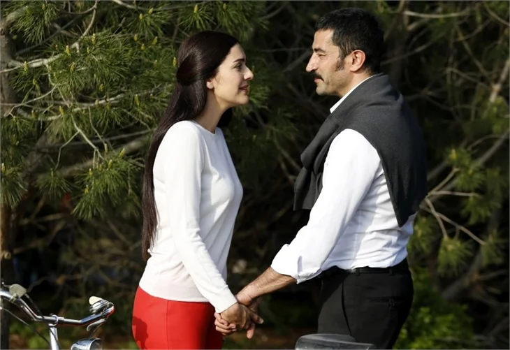 Karadayı 111. Bölüm: Mahir ve Feride balayında!