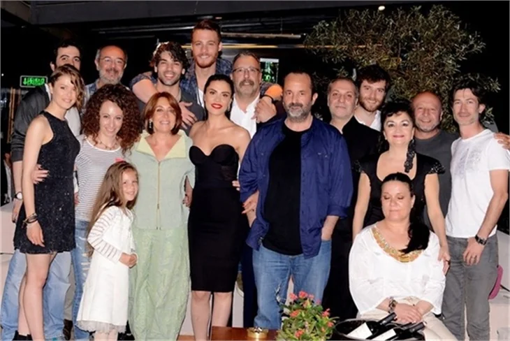 Şeref Meselesi'nden veda yemeği!