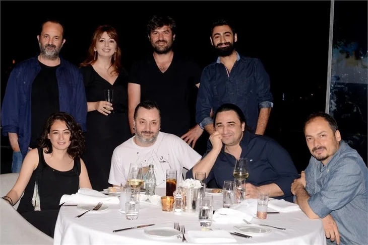 Şeref Meselesi'nden veda yemeği!