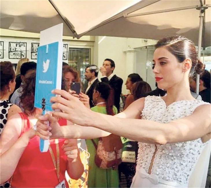 Cansu Dere, Cannes'a damga vurdu!