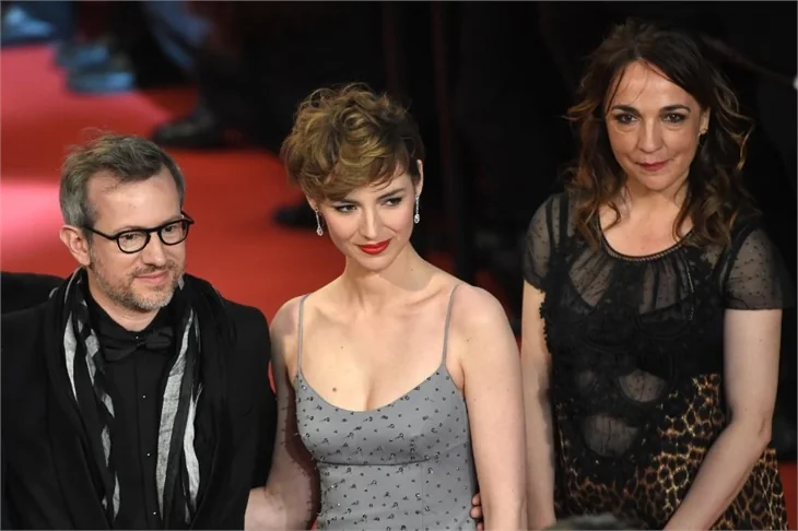Cannes'da dekolte günü