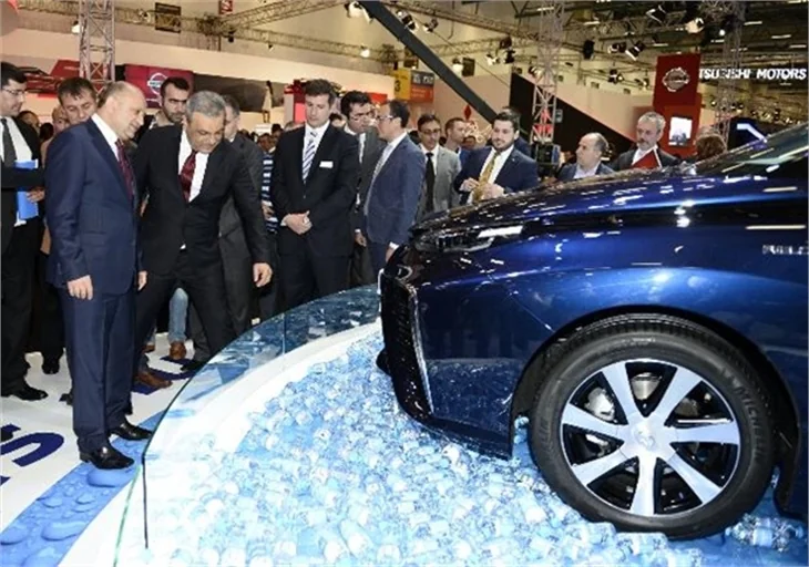 İstanbul Autoshow 2015 kapılarını Erin Heatherton'la açtı