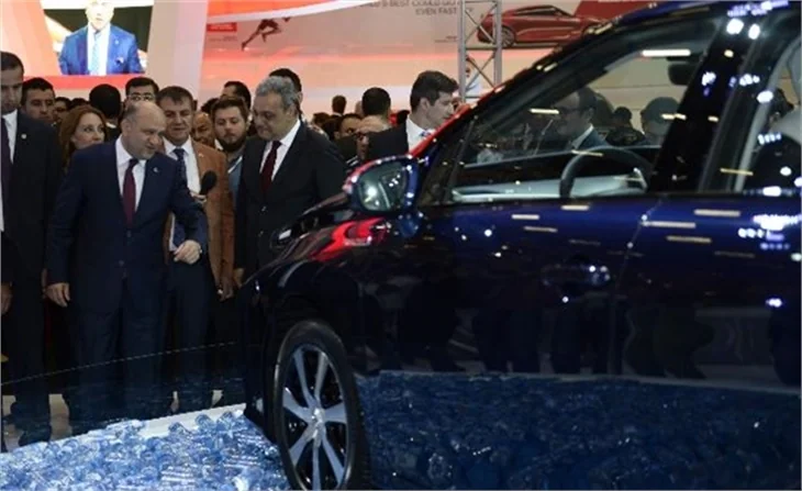 İstanbul Autoshow 2015 kapılarını Erin Heatherton'la açtı