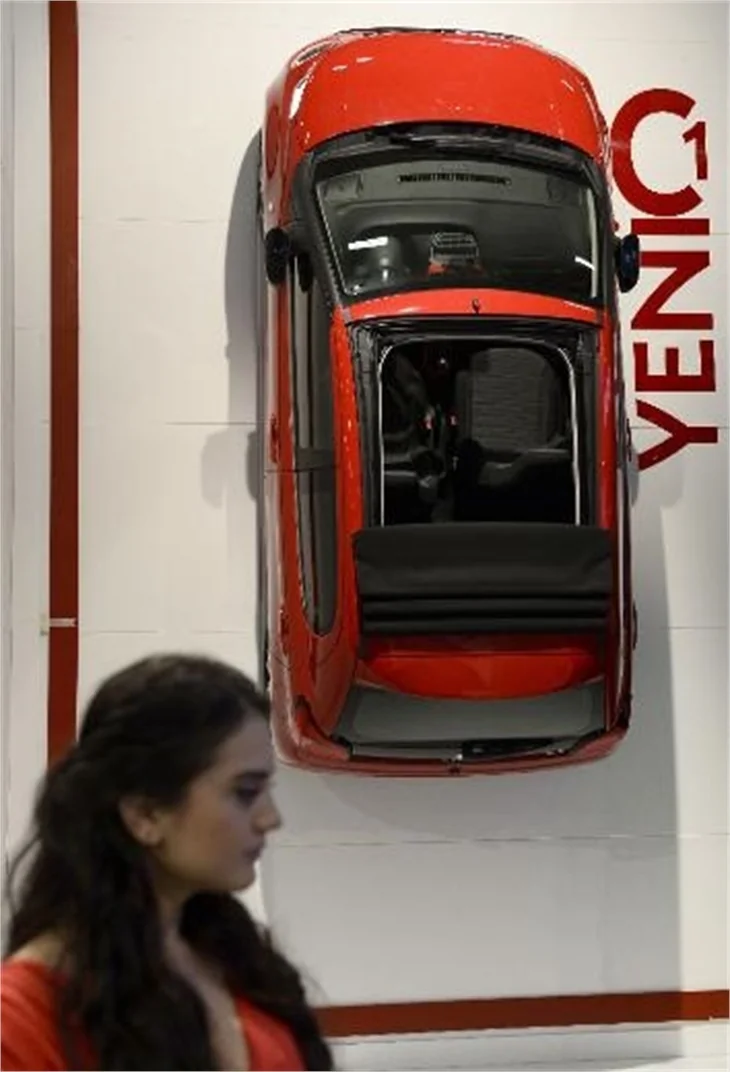 İstanbul Autoshow 2015 kapılarını Erin Heatherton'la açtı
