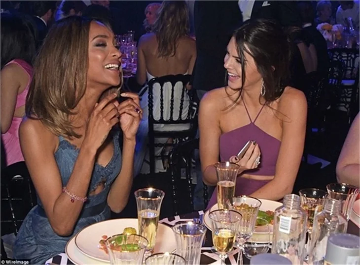 Cannes melekleri nefes kesti!