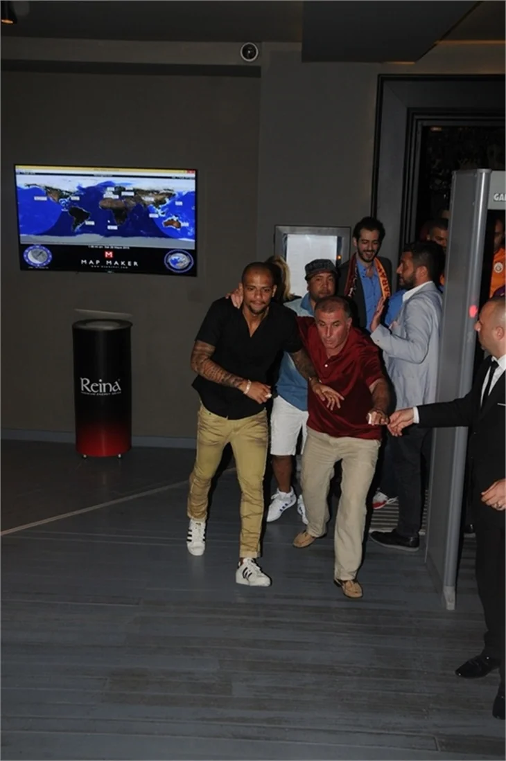 Galatasaray'lı futbolcuların şampiyonluk kutlaması