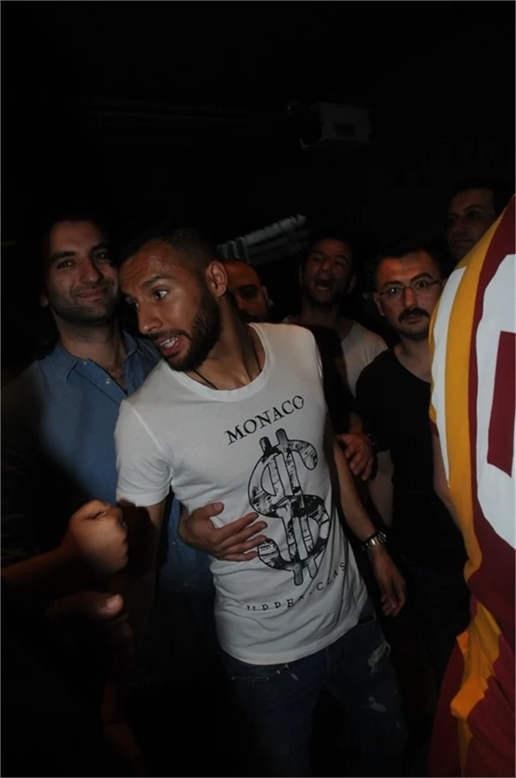 Galatasaray'lı futbolcuların şampiyonluk kutlaması