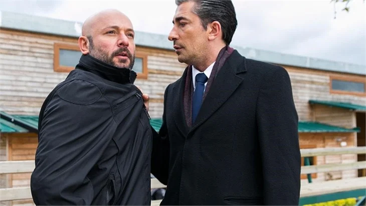'Paramparça' dizisinin seksi psikopatı! -  Tolga Tekin kimdir?