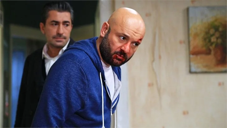 'Paramparça' dizisinin seksi psikopatı! -  Tolga Tekin kimdir?