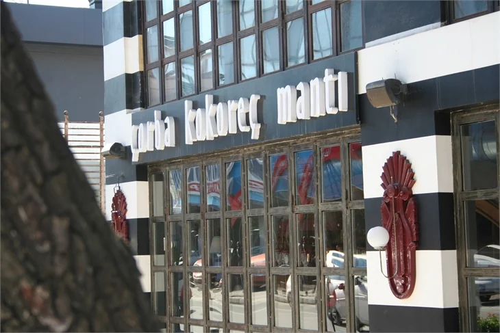 Rengarenk dokusuyla Sarıhan Gusto