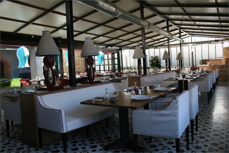 Rengarenk dokusuyla Sarıhan Gusto