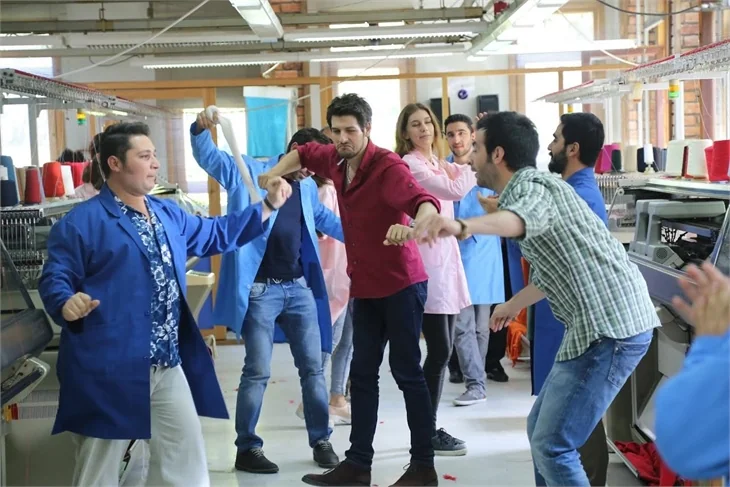 “Fabrika Kızı”nın setinden ilk kareler!