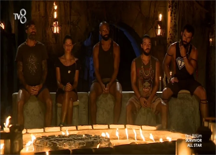 Survivor'da gönüllülerde hangi isim elendi?