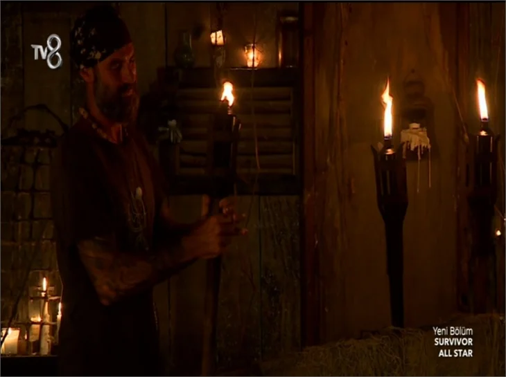 Survivor'da gönüllülerde hangi isim elendi?
