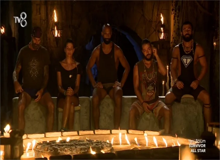 Survivor'da gönüllülerde hangi isim elendi?