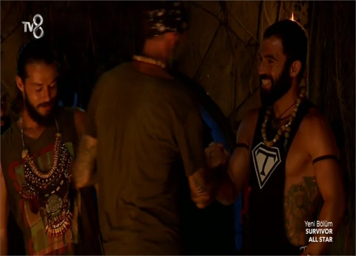 Survivor'da gönüllülerde hangi isim elendi?