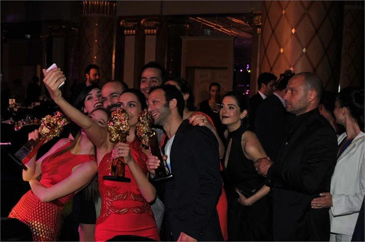Karadayı ile Medcezir'in yıldızları bir arada!