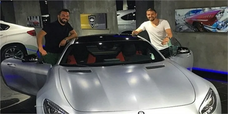 Caner Erkin'den Asena'ya dudak uçuklatan hediye