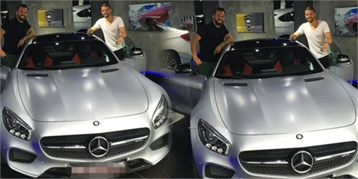 Caner Erkin'den Asena'ya dudak uçuklatan hediye