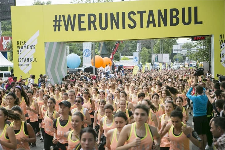 Kadınlar koşusunda ünlüler de koştu!
