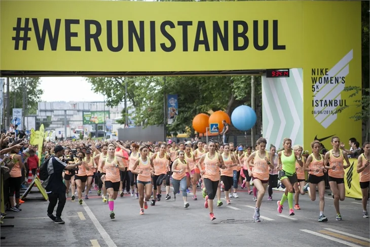 Kadınlar koşusunda ünlüler de koştu!