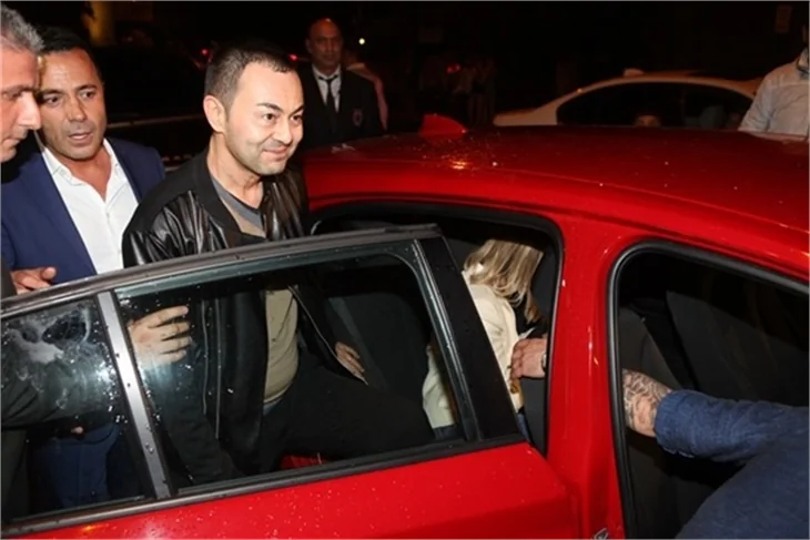 Serdar Ortaç 1. yılı kutladı, ayakta zor durdu!