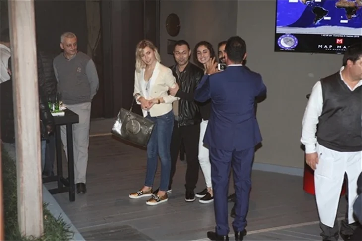 Serdar Ortaç 1. yılı kutladı, ayakta zor durdu!
