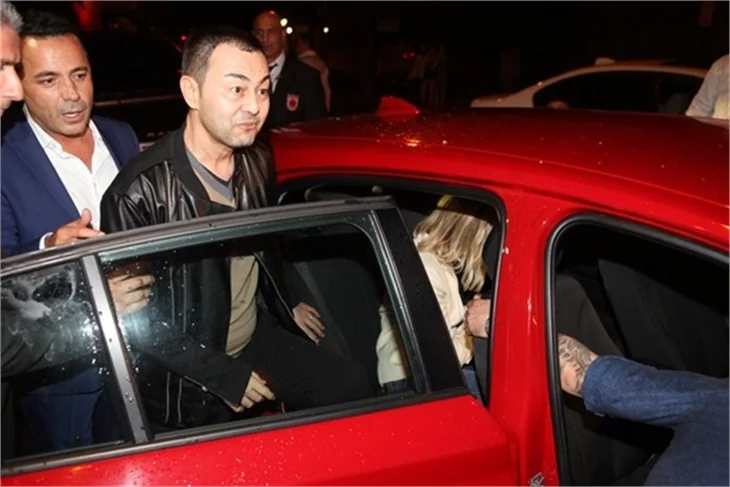 Serdar Ortaç 1. yılı kutladı, ayakta zor durdu!