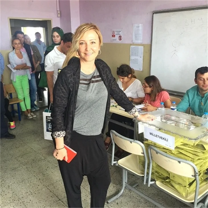 Ünlüler sandık başında!