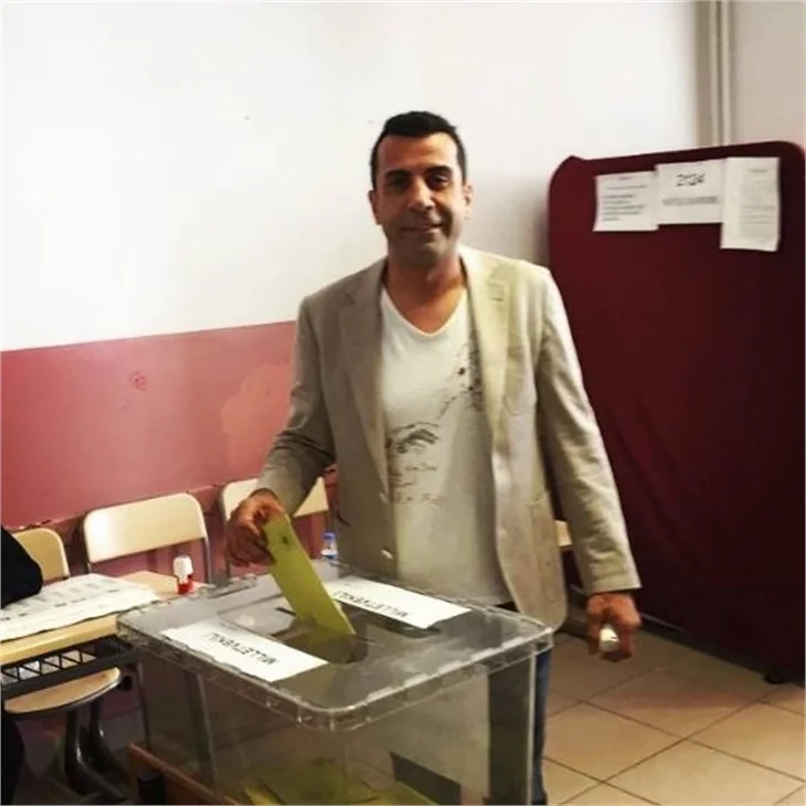 Ünlüler sandık başında!